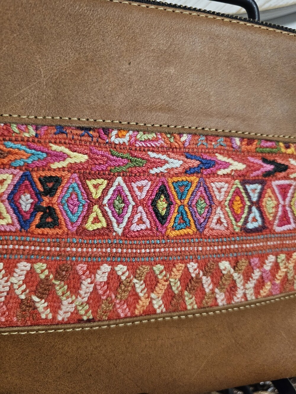 Stylish Tan Crossbody Bag with Red Embroidered Accent - Picture 5 of 8